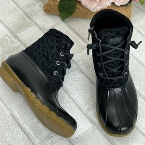 Sperry Women's Black and Tan Winter Boots